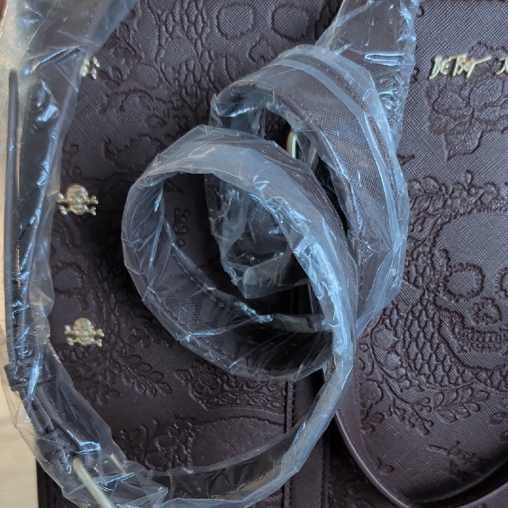 Betsey Johnson "XOMATTIE" Chocolate Skull Embossed Tote With Crossbody Strap NWT - Picture 6 of 6